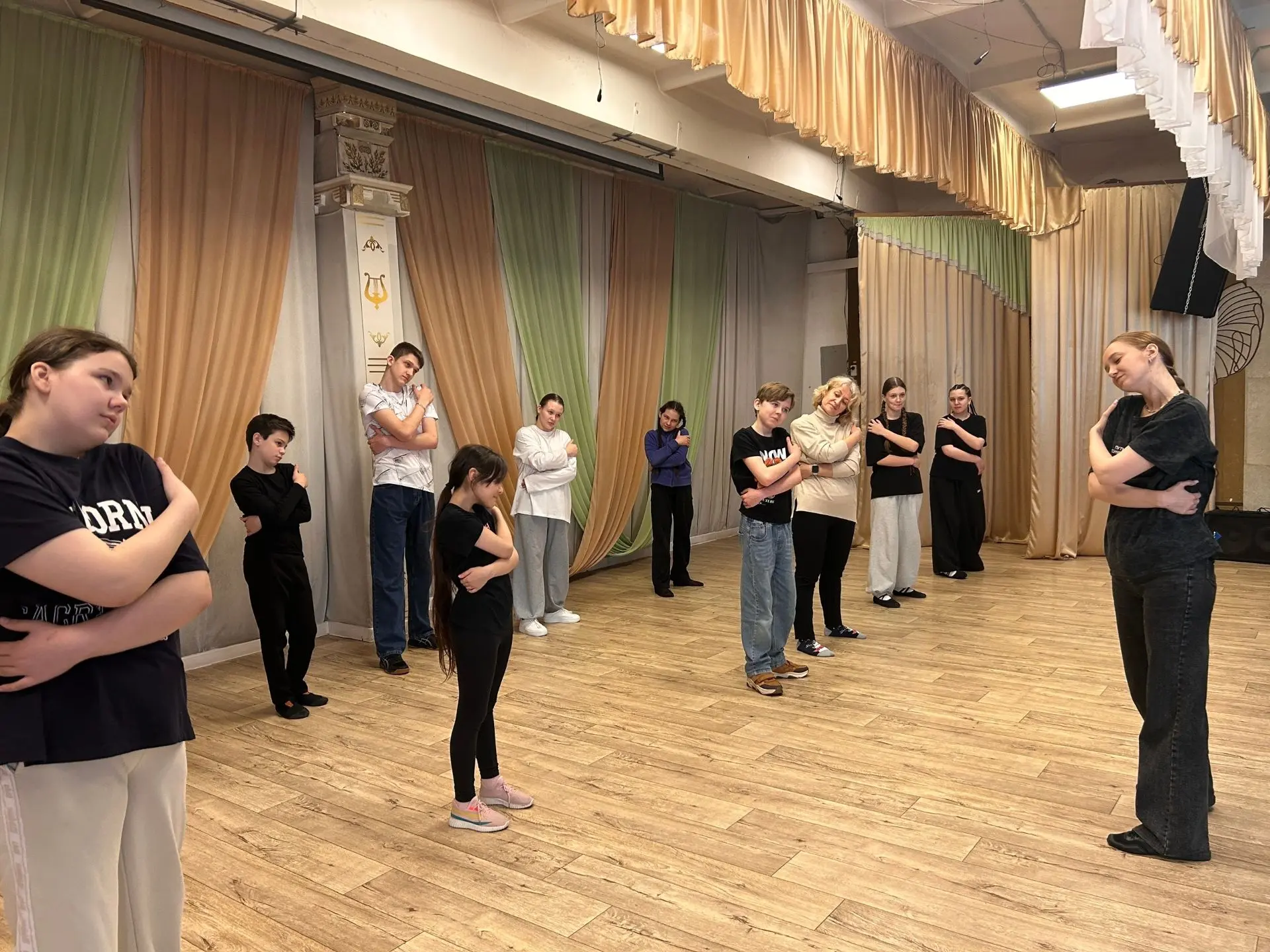 🎭 27 марта — Всемирный день театра.  ✨ День, когда сцена становится ближе, а каждый может почувствов