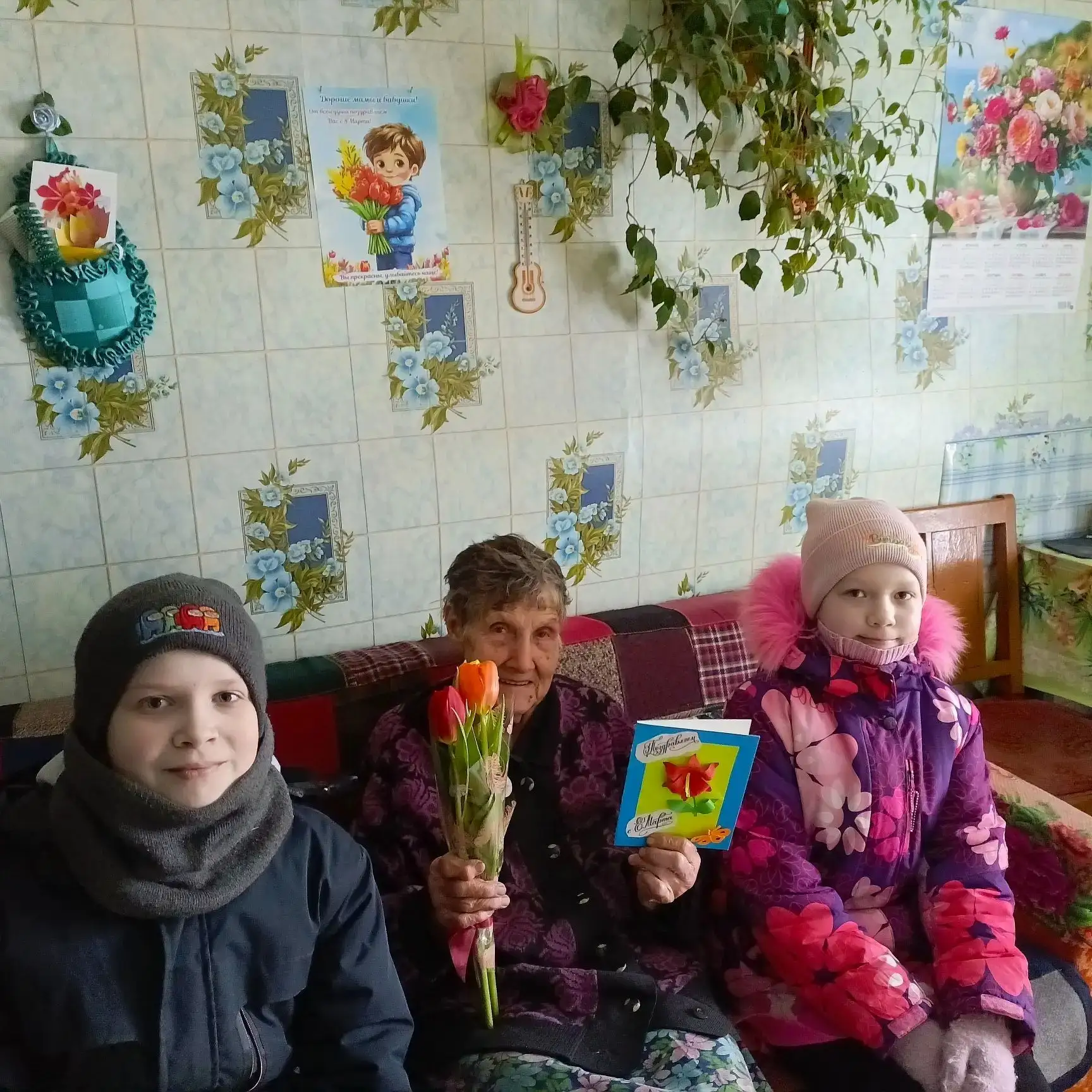 Накануне Дня 8 марта наши поздравления принимают и девочки, и мамы, и педагоги-ветераны...
