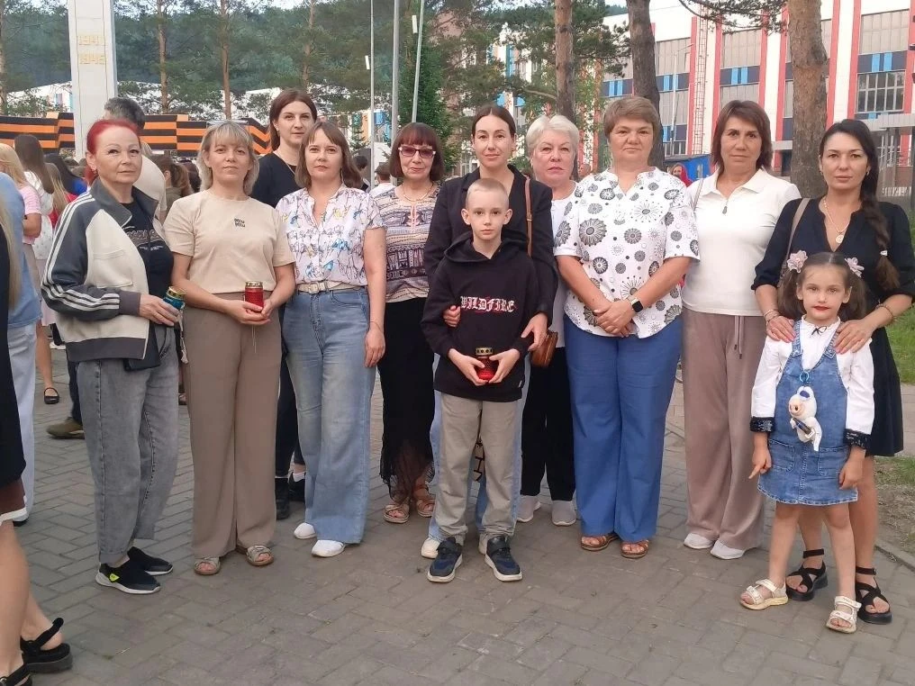 21 июня сотрудники Центра приняли участие в акции «Свеча Памяти». 

Акция "Свеча Памяти" – это не пр