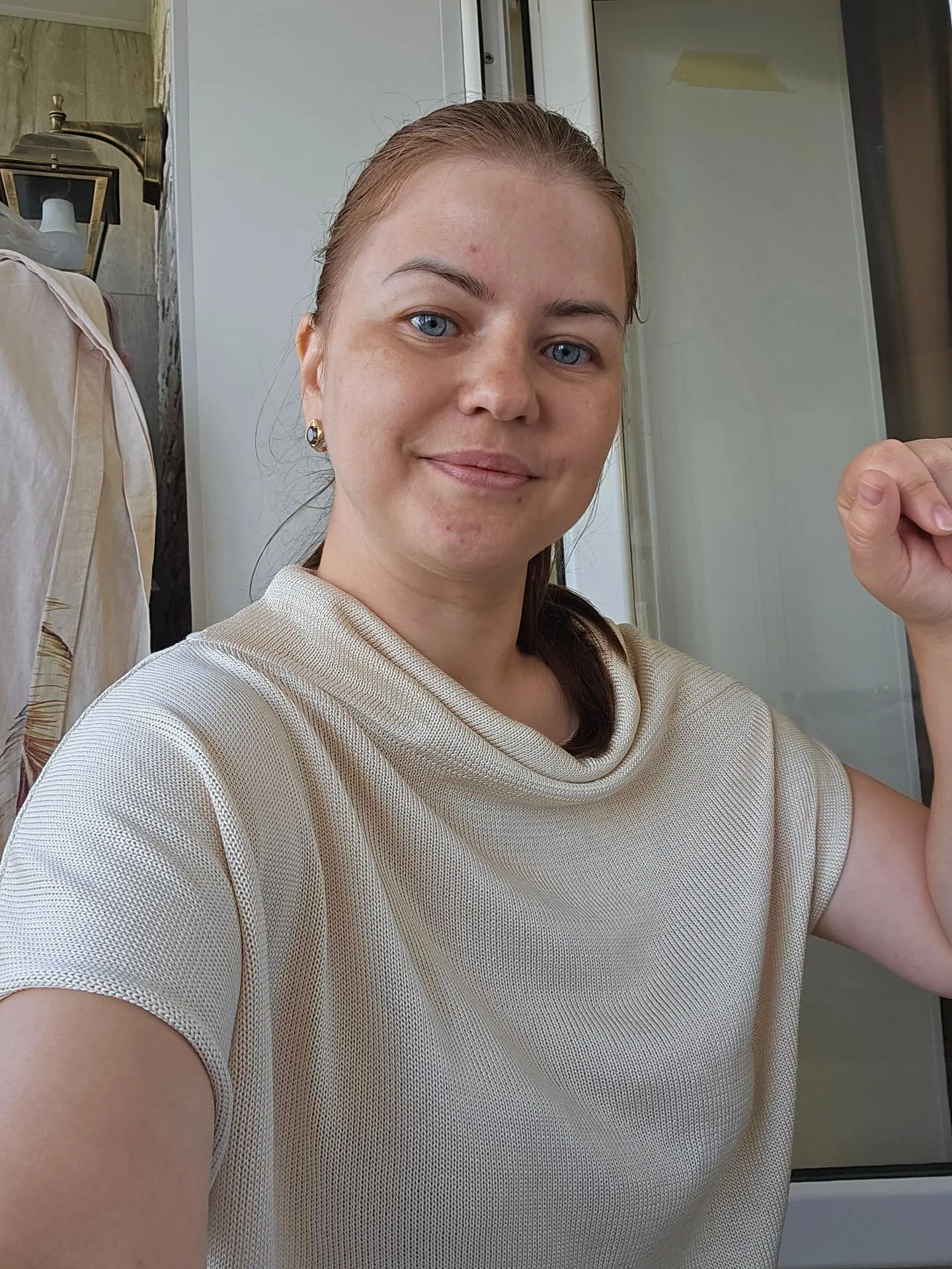 Привет всем моим 6 подписчикам 😊😎😂
