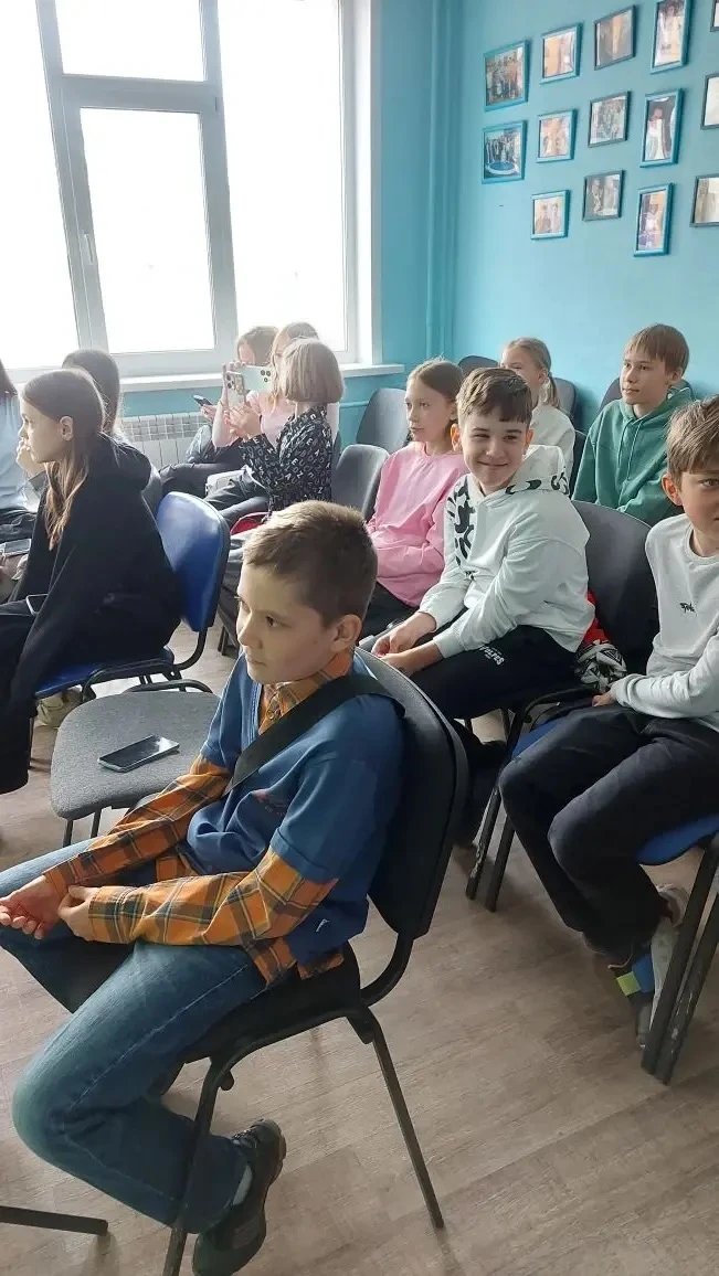 🎤 В эфире — наши пятиклассники!  Сегодня, 23 мая, ученики 5 «Б» и 5 «И» классов вместе с учителем ге