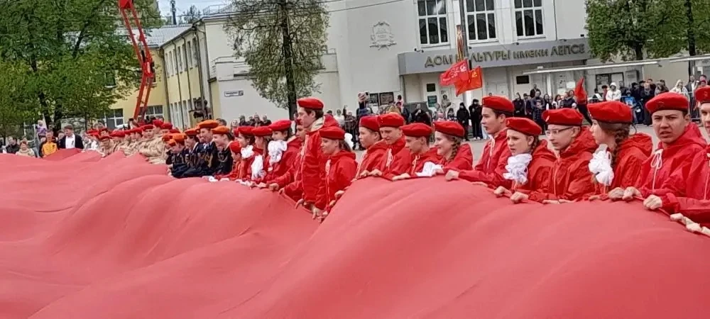 9 мая, в день празднования Великой Победы, ВПК "Молодая Гвардия" принял участие в возложении цветов 