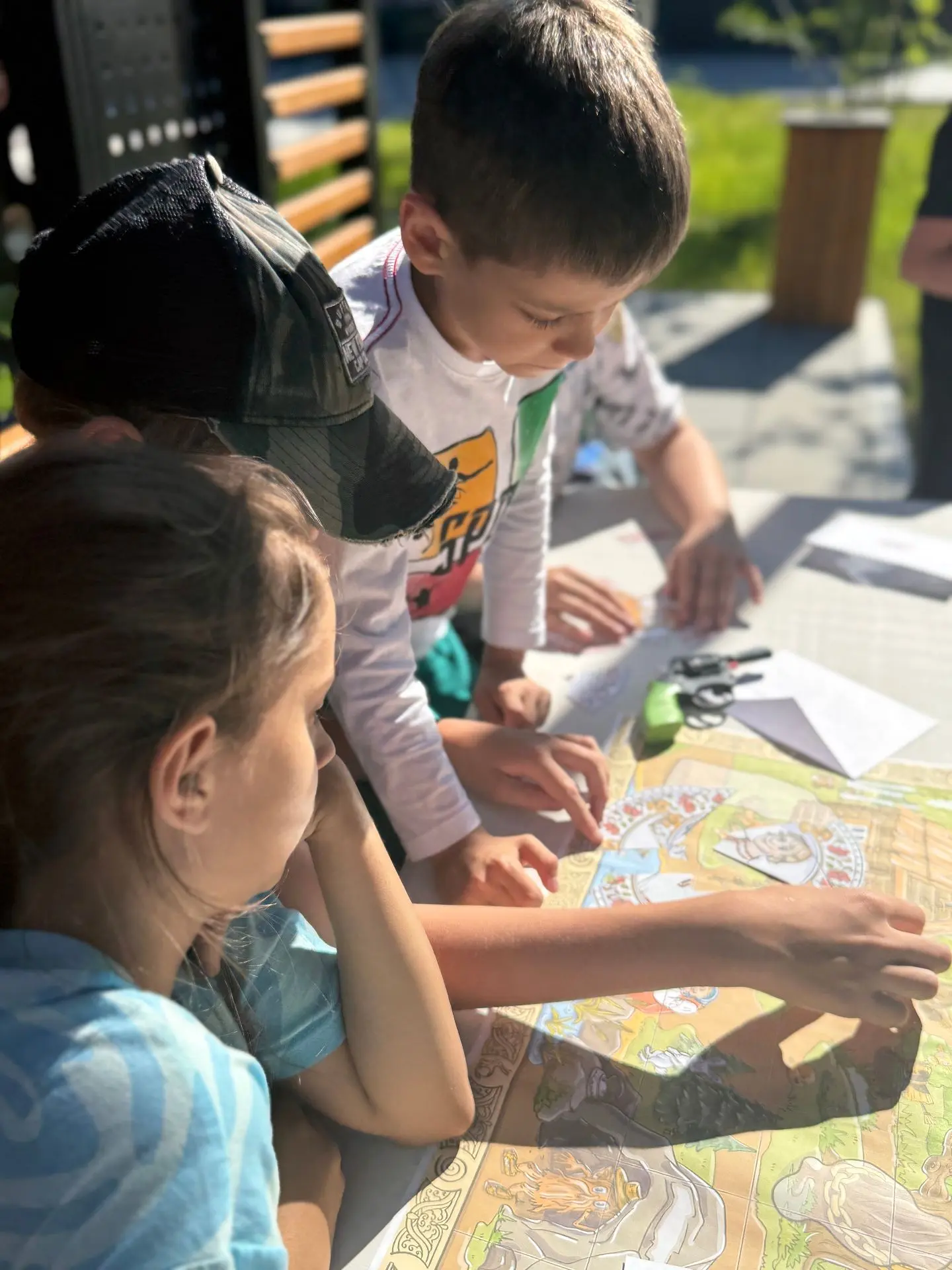В  Протоне — день настольных приключений! 🎲

Ребята с азартом прошли сказочный квест, путешествовал