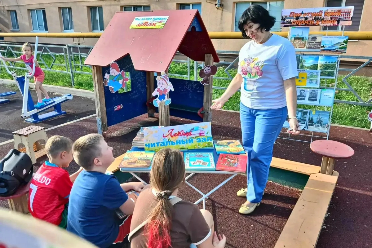 В канун празднования Дня города для жителей переулка Кооперативный начала работу арт‑площадка «Код Е