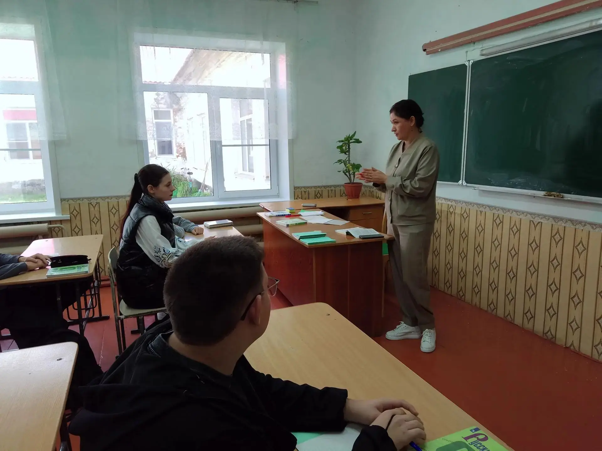 3 сентября в Большеугреневской школе прошёл урок- дискуссия для учащихся 8-11 классов н...