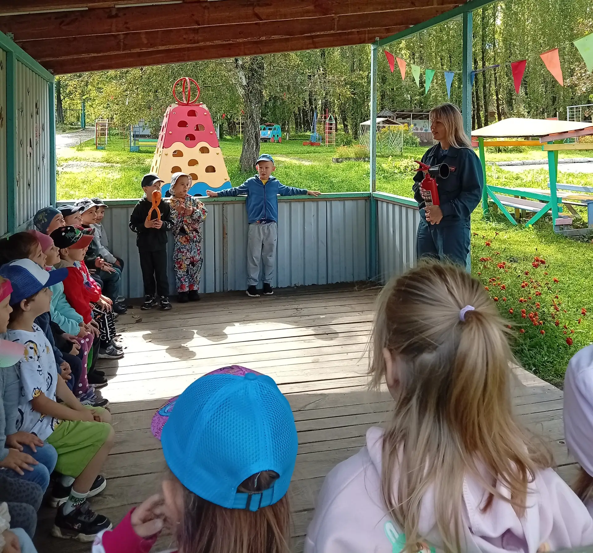 🏃‍♀️🏃‍♀️ В последние дни лета активно тренируемся эвакуироваться