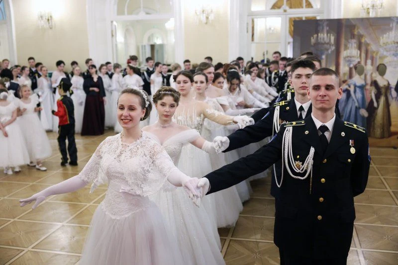 ✨ Красота и сила: в Доме союзов прошёл бал кадетов ФСО ✨ Во вторник в Колонном зале Дома союзов сост