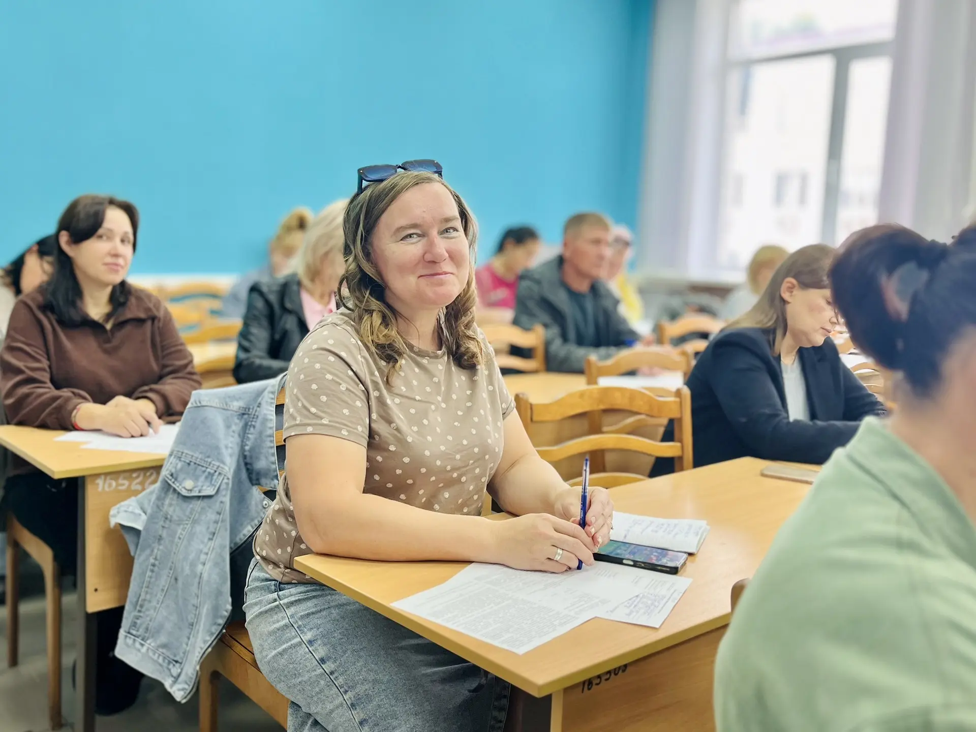 Хотя на календаре еще не 1 сентября, в наших коридорах сегодня не протолкнуться. И прич...