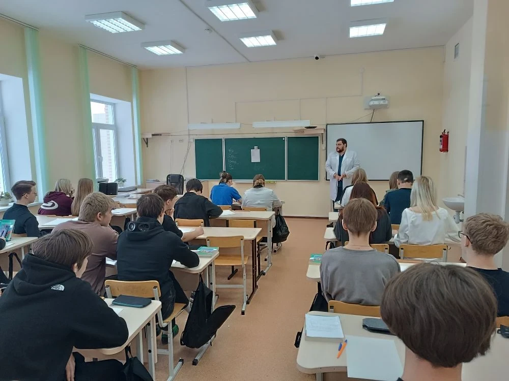 🧬11-го марта для наших старшеклассников состоялась встреча с врачом-инфекционистом ГБУЗ НСО "НРБ № 2