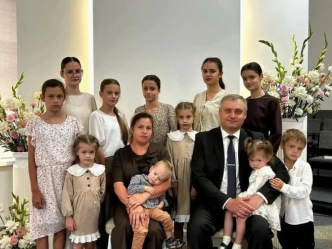 Семью из Алтайского края удостоили ордена «Родительская слава»