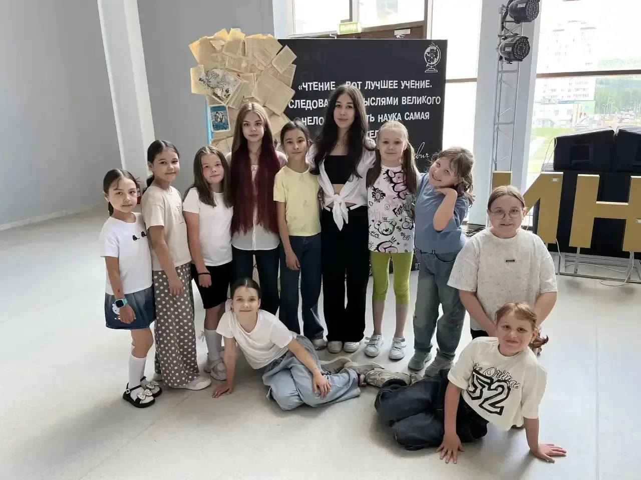 🌈 Настоящим сердцем нашего пришкольного лагеря стали они — ребята из летнего трудового отряда. 

💯