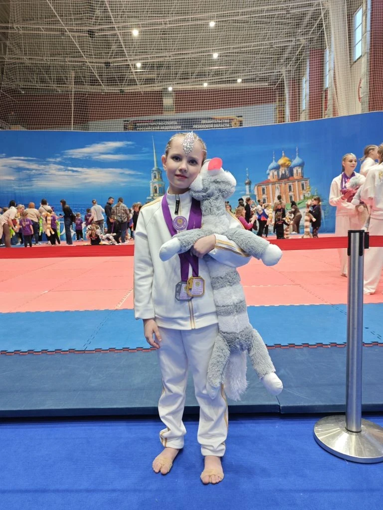 Триумф юных звёзд: наши девочки покорили Всероссийский турнир! 🏆  С огромной гордостью объявляем о б