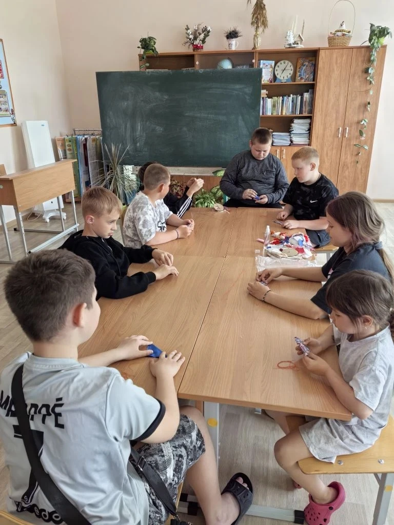 🕊️🕊️🕊️ Для детей оздоровительного лагеря «Улыбка»  прошёл  мастер-класс «Птица счаст...