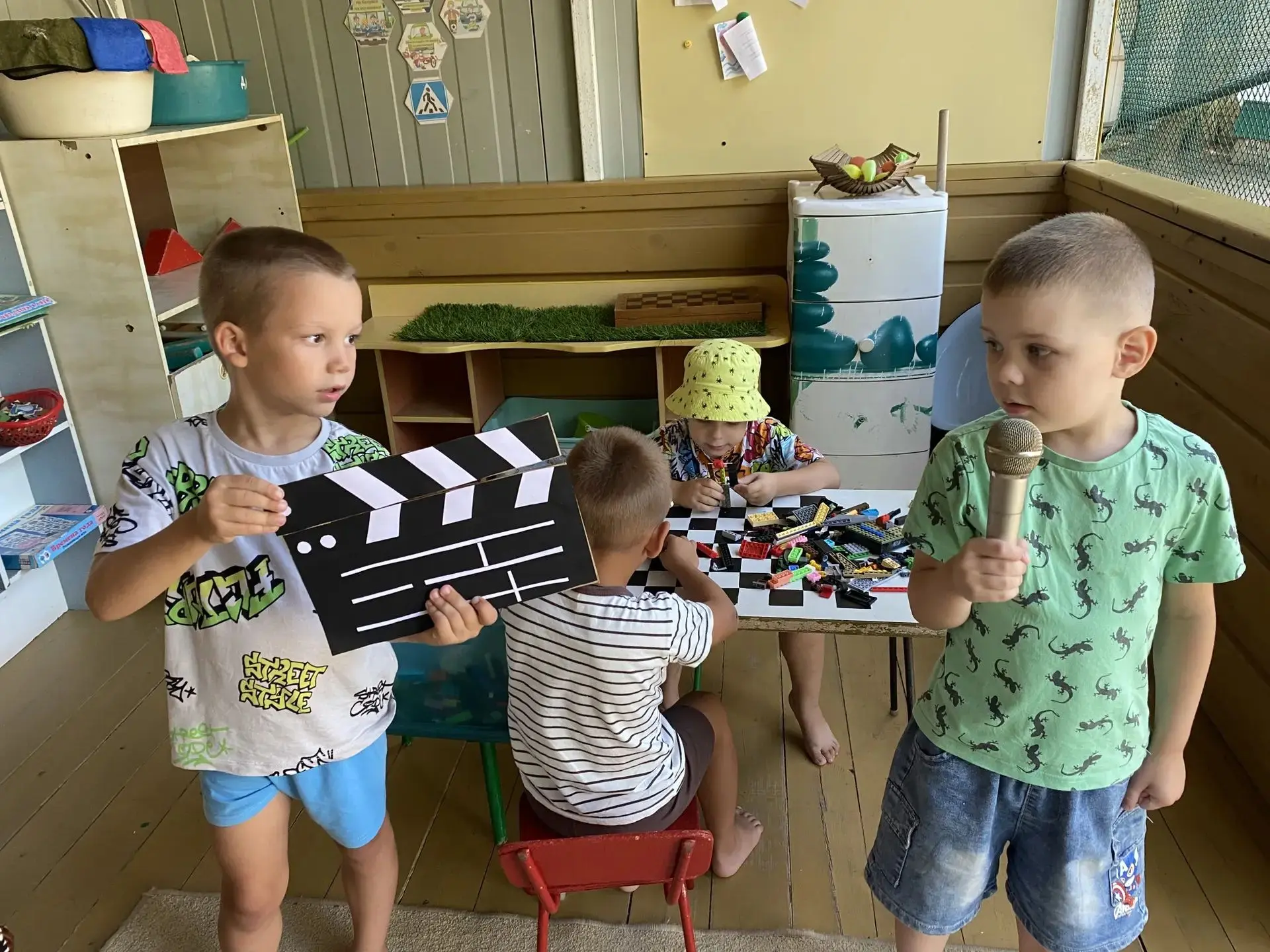 🎞️Сегодня воспитанники 4-й смешанной дошкольной группы погрузились в волшебный мир кино! ✨

Наши юн