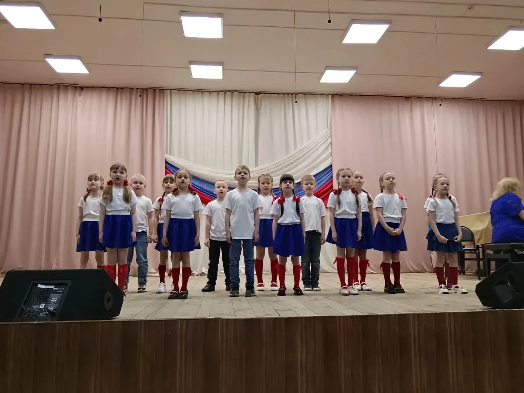 Звездные искры детства зажглись на сцене фестиваля «Звездный фейерверк»💥🌟

На районном фестивале «