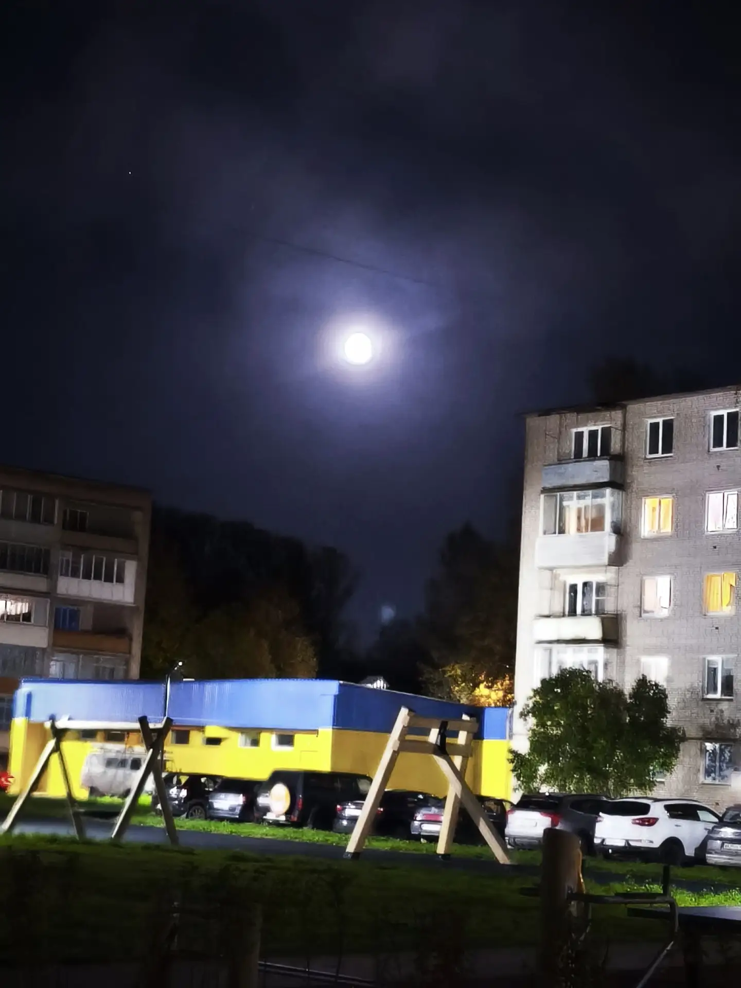 Вот какая красавица  Луна!