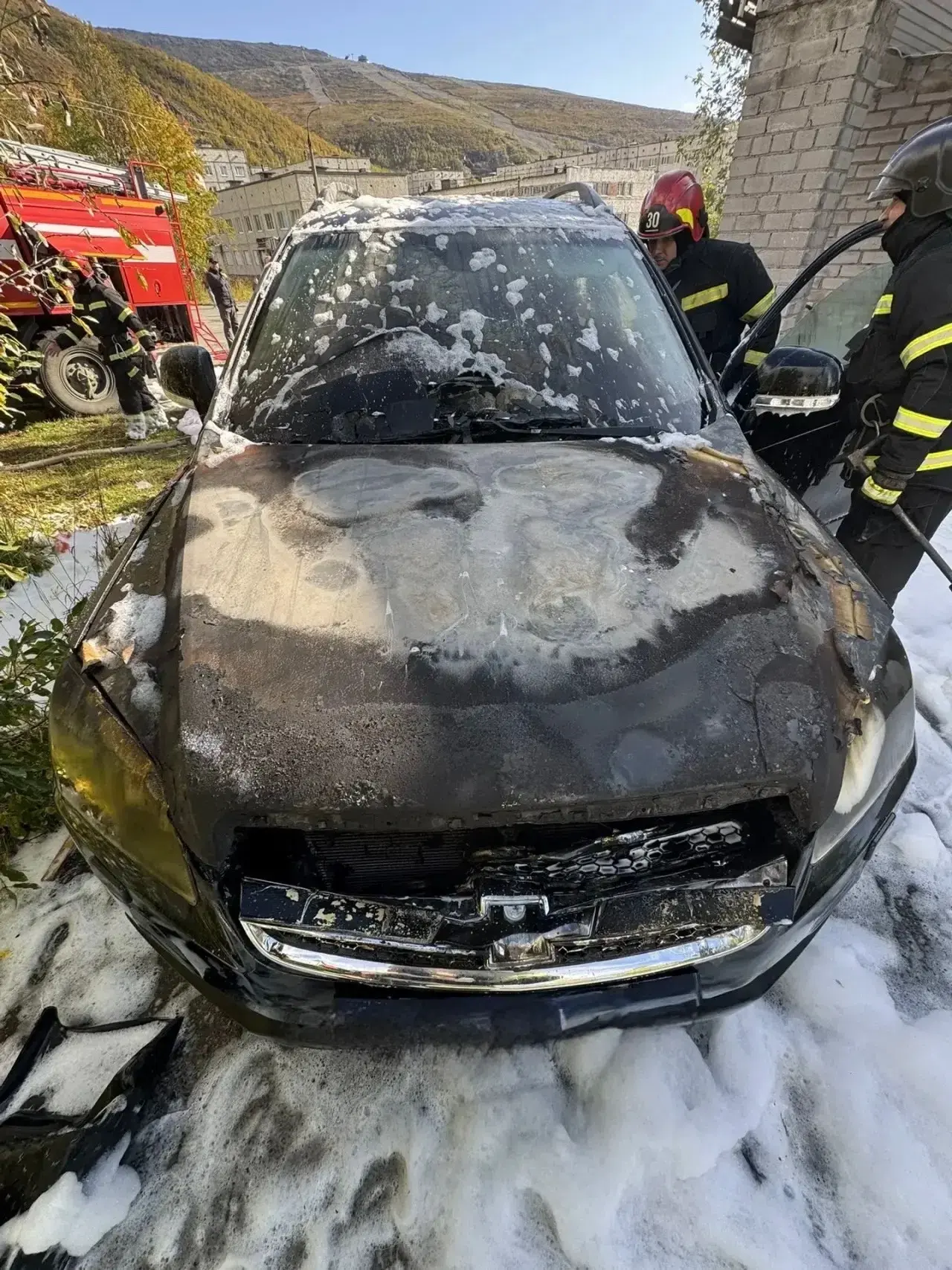🔥 Сегодня в Кировске загорелась легковушка
