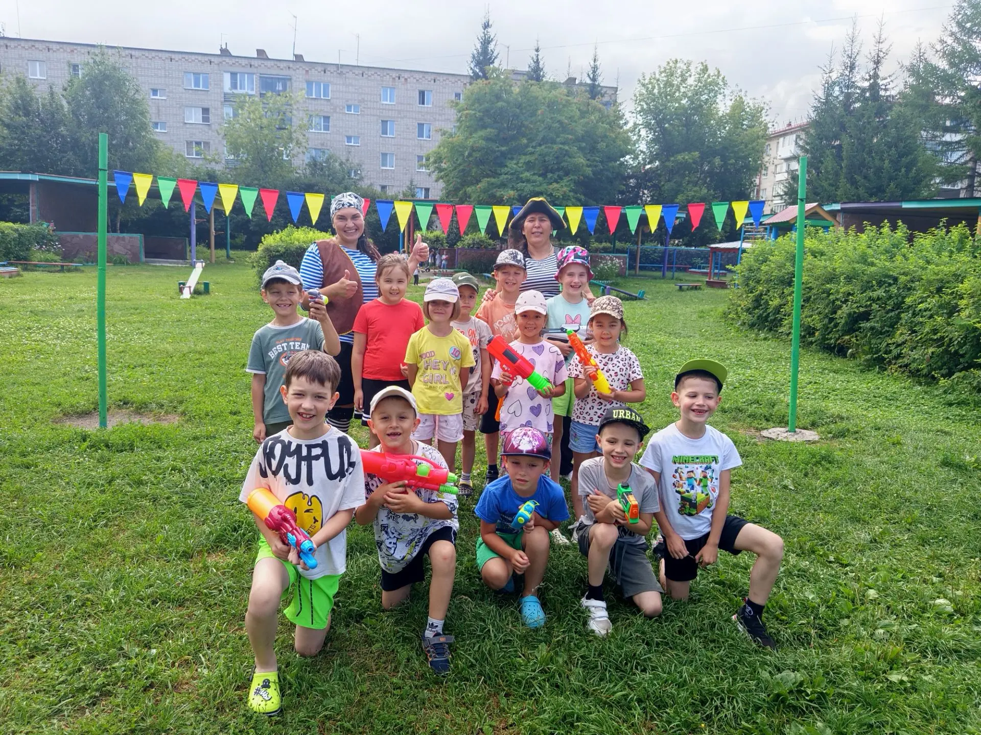 Весело прошел День Нептуна🔱 в группе "Клубника". Дети выполняли задания: доставали жем...