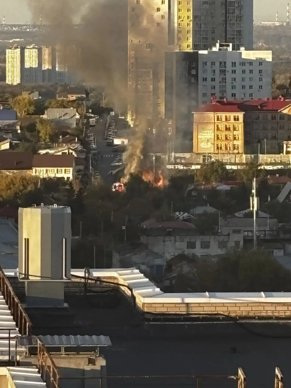 🔥 В Уфе полыхает жилой дом на Подвойского, 4 — идёт эвакуация
