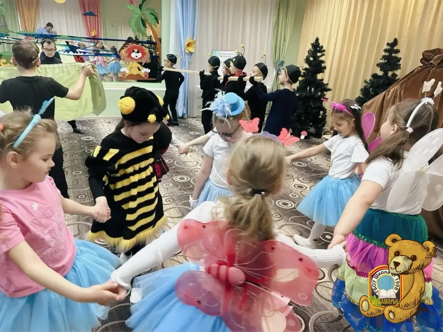 🎭 #ДайджестДошколят | Театр, который объединил всех  В группе «Радуга» прошла настоящая театральная 