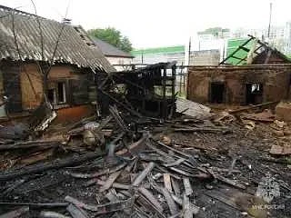 🚒В Энгельсе сгорел частный дом на Красноармейской