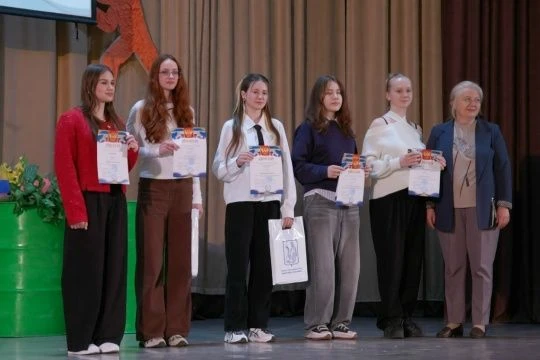 🏛Студентки училища - призеры областного творческого конкурса плакатов «Молодежь против...