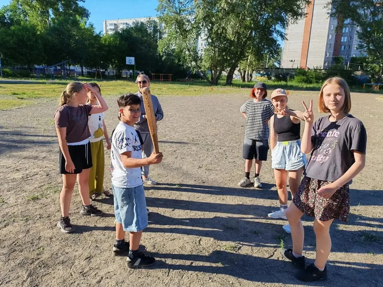 Несмотря на чуть прохладную погоду, вечер выдался особенно жарким! 🌟Пока кто-то сидит в телефонах, 