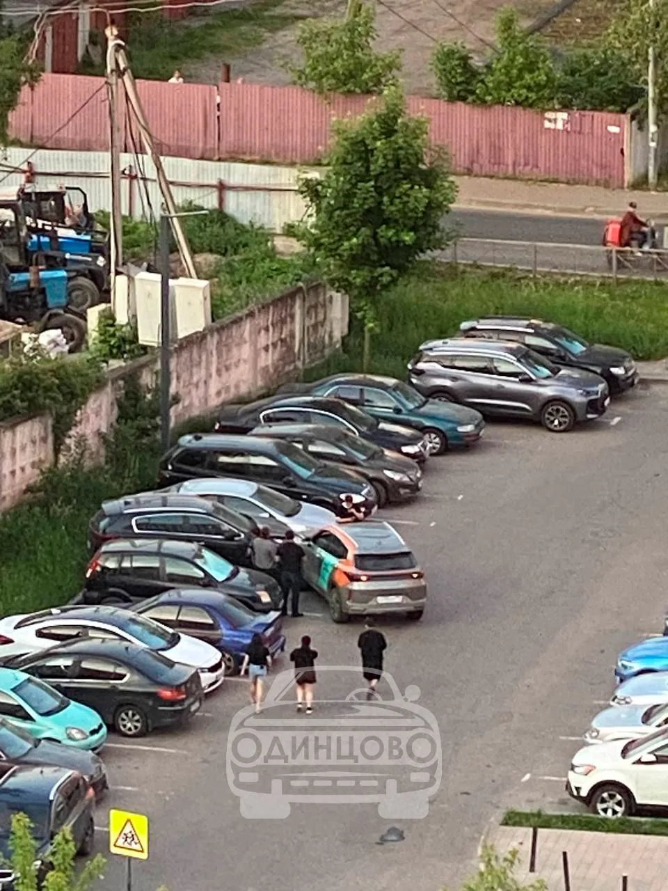 ДТП в ЖК «Одинцово-1»: каршеринг въехал в две припаркованные машины.

✊ Прислать новость
