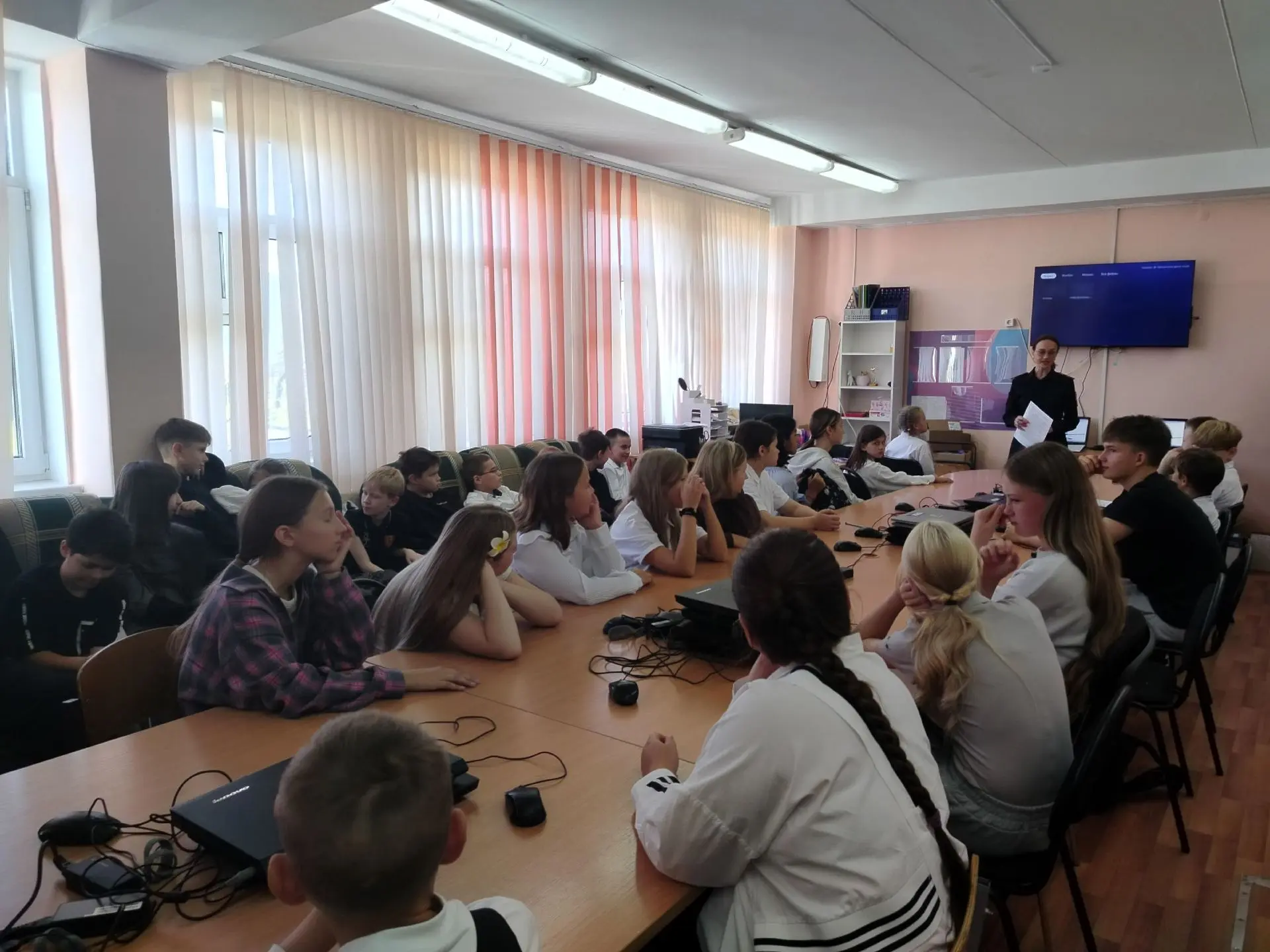 Лекция по безопасности дорожного движения для 5 «В» и 7 «В»