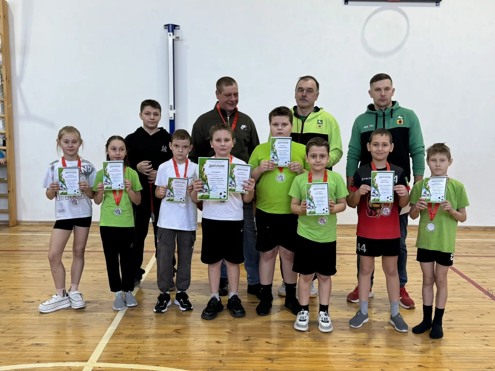 Турнир по мини-футболу ⚽❤️  Сегодня в спортивном зале гимназии кипели нешуточные страсти! Турнир по 