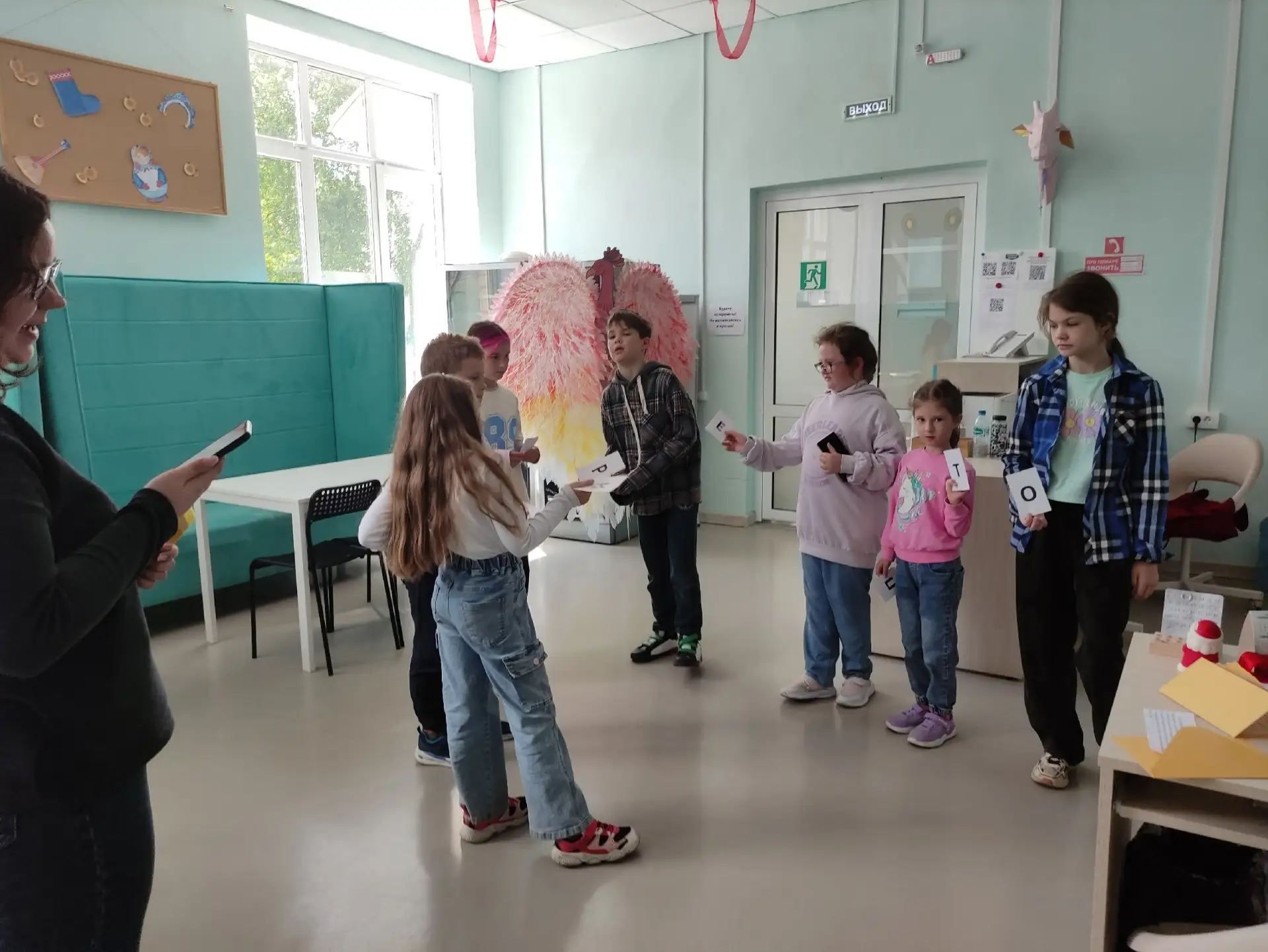 Лето в библиотеке — это море веселья и открытий! 
В гостях у библиотеки не раз побывали ребята из ла