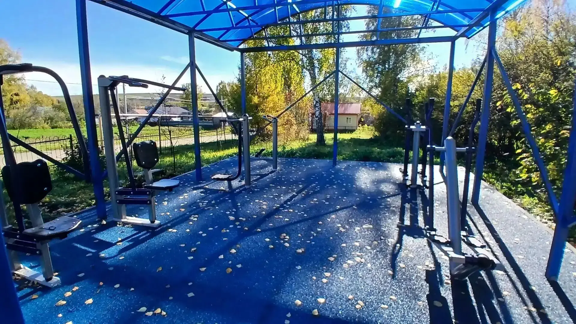 Завершено благоустройство спортивной площадки в Лекарево. Работа была проведена по Респ...