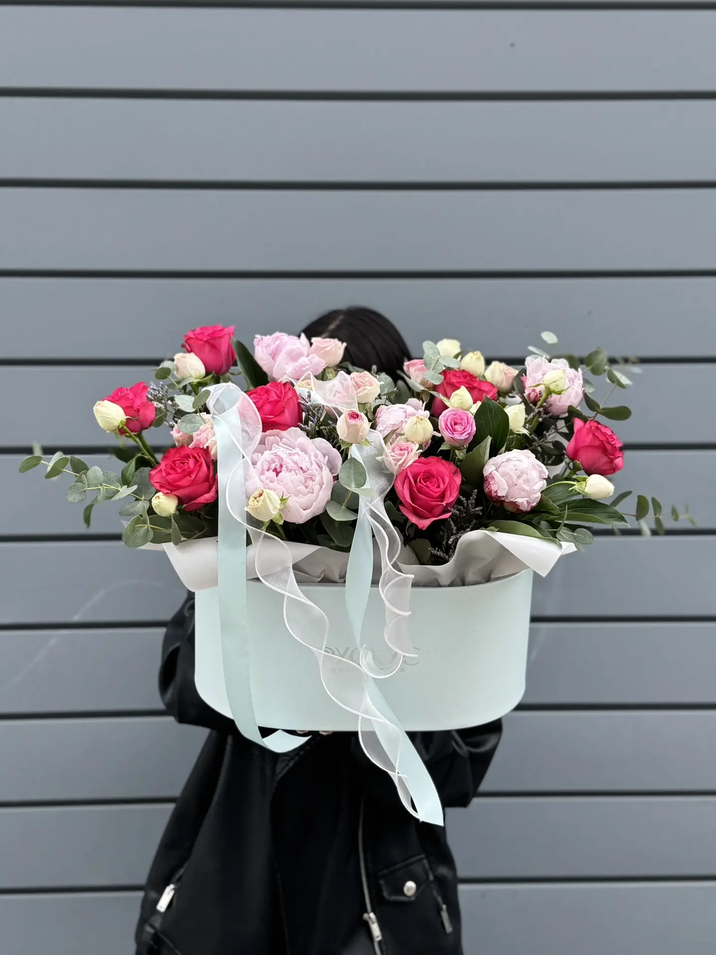 Наши свежие букетики на витрине ждут вас 🌸