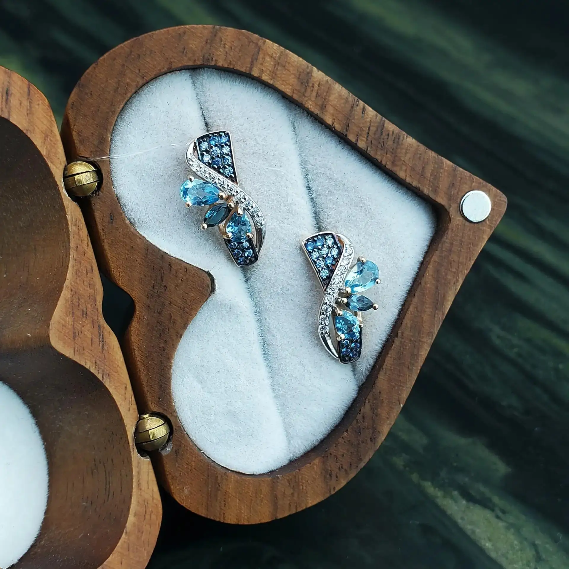 💎 Почему одинаковые камни выглядят по‑разному?