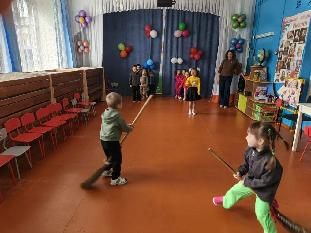 🚀 Сегодня наши старшие дошкольники отправились в большое «Путешествие по сказкам»: реб...
