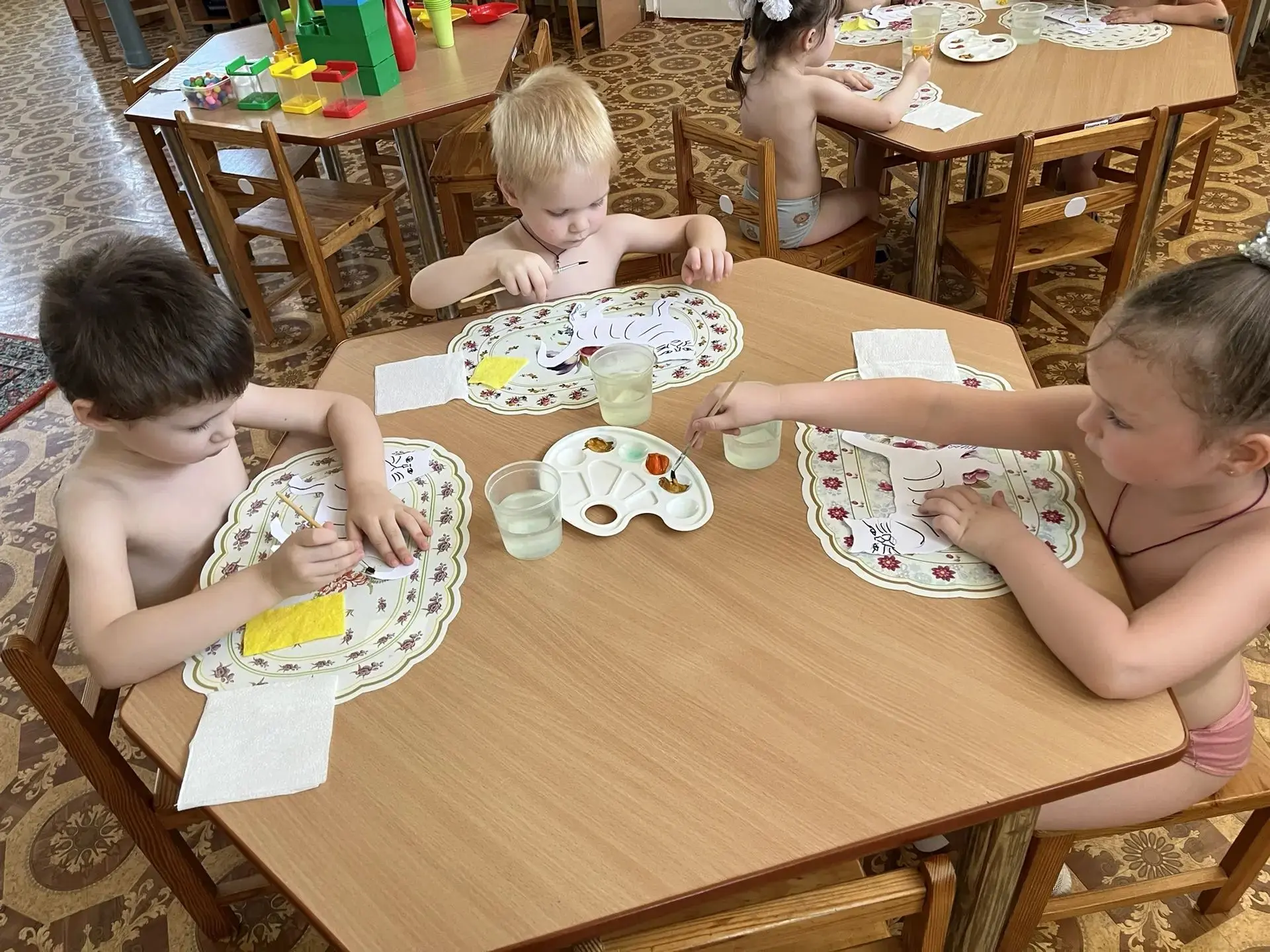 Ко Дню Кошек -8 августа дети  младшей группы «Звёздочки « с удовольствием раскрасили с ...