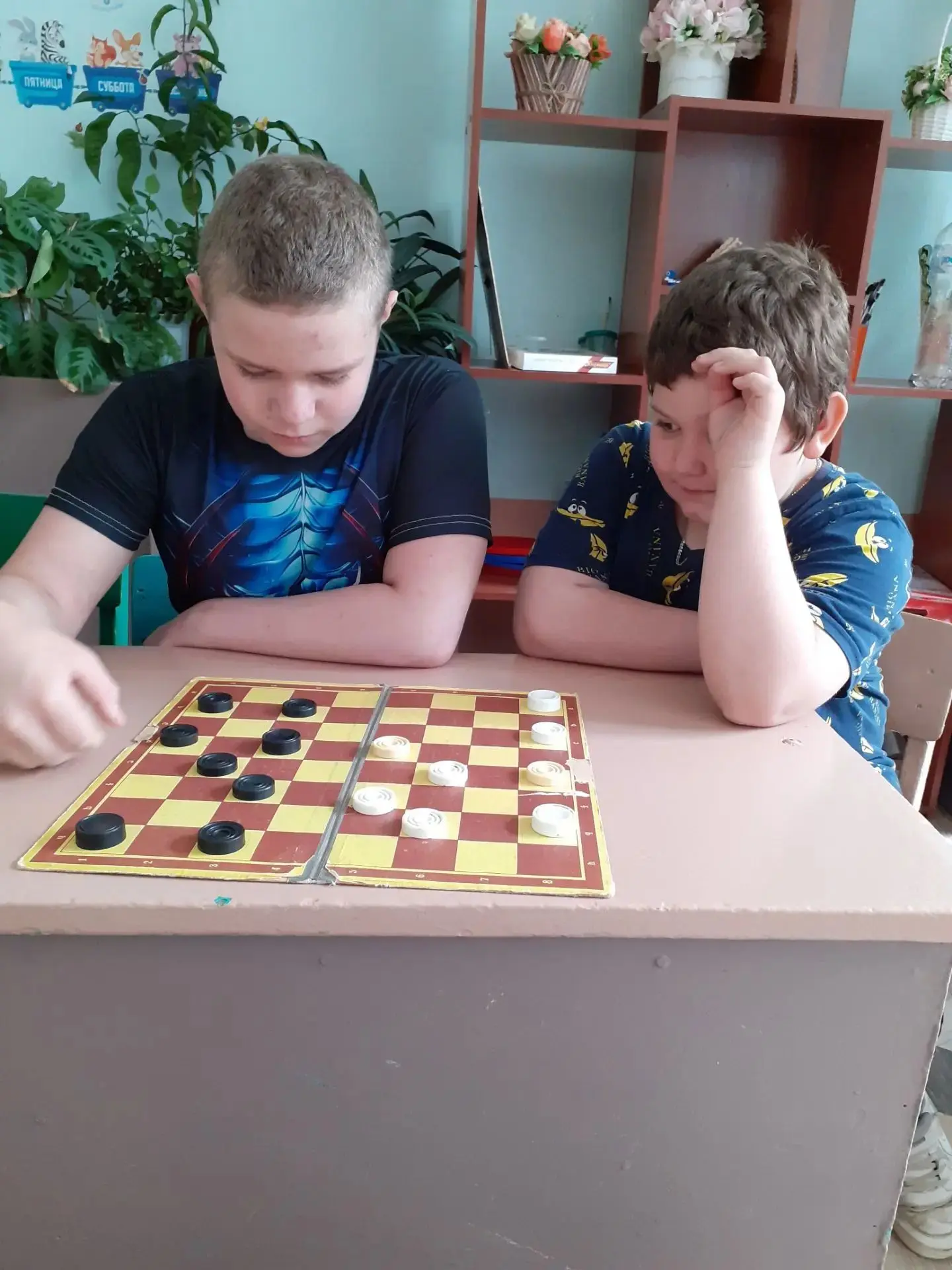 ДЕНЬ 15. ТУРНИР НАСТОЛЬНЫХ ИГР
Турнир настольных игр проходил сегодня у ребят младшей группы нашего 
