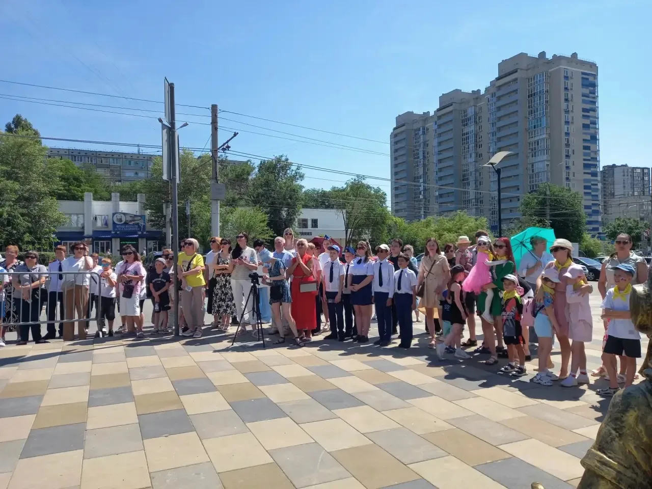 12 июня в Дзержинском районе Волгограда состоялось торжественное открытие Парка героев-лётчиков. Гла
