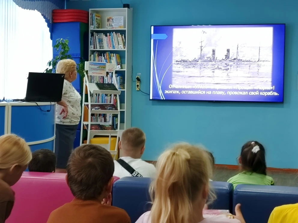 КУРСОМ ПОДВИГА И СЛАВЫ
Летняя вахта памяти: как прошла презентация о крейсере «Рюрик» для летнего оз