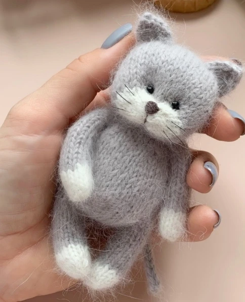Котик спицами