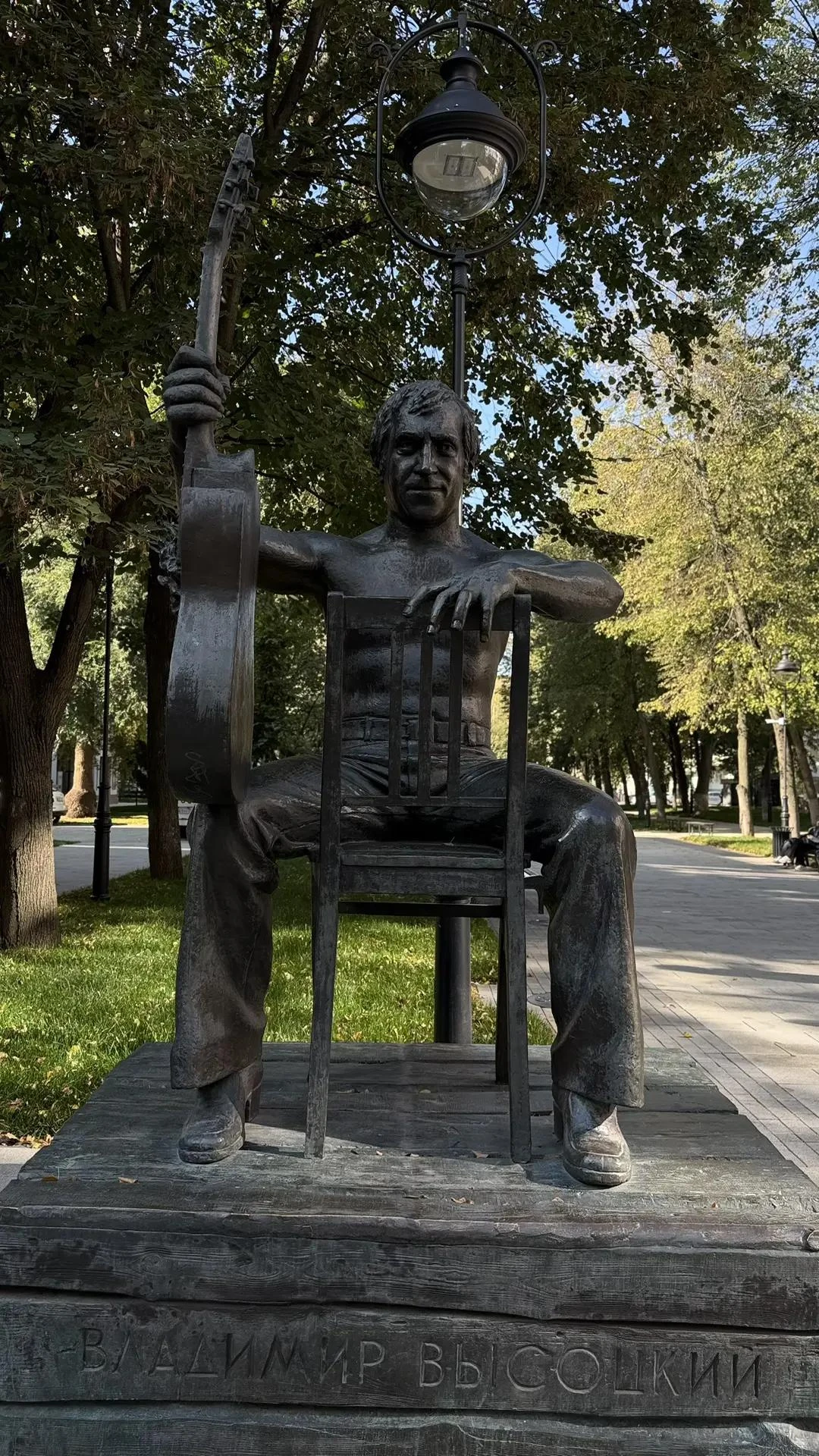 А вы знали, что на памятнике Владимиру Высоцкому в Воронеже запечатлена его последняя с...