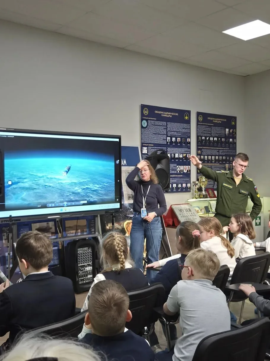 В преддверии 65‑й годовщины Дня космонавтики 🌠🚀 ученики 2А класса вместе с классным руководителем Ол