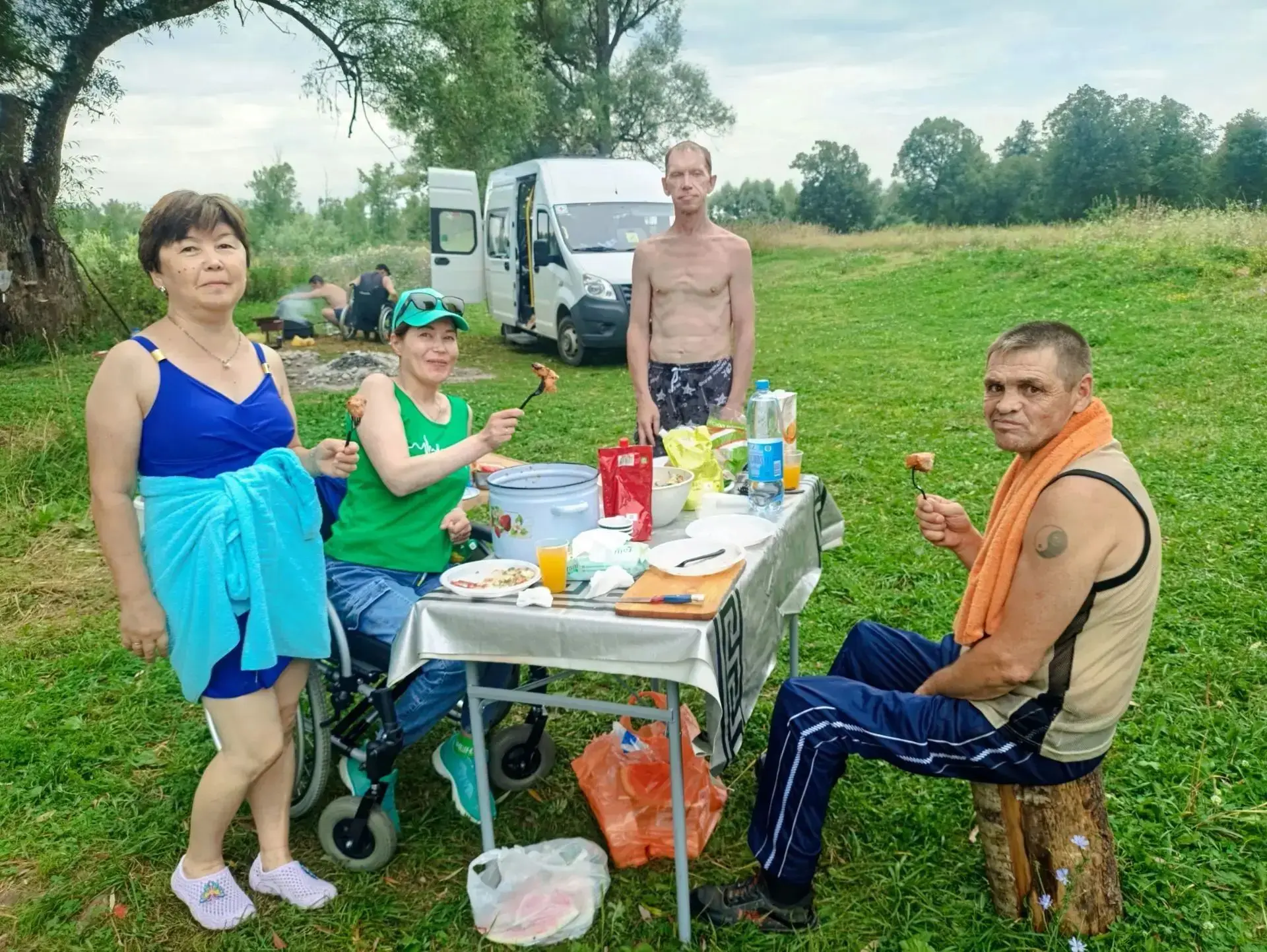 28 го июля был по настоящему солнечный день. Подопечные нашего социального дома выбрали...