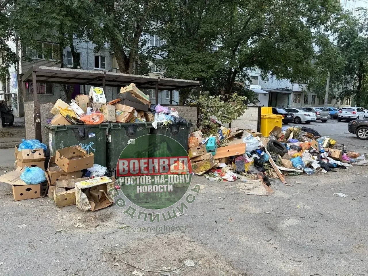 Так же горы мусора возле детского сада 310 и дома по адресу Таганрогская, 118 
😭🙄

👉 Подписаться 