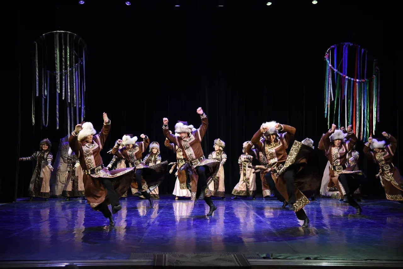 Коллективы Хакасской филармонии выступили в городах исторических регионов🎭  Гастроли прошли в Червон