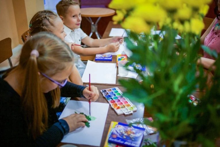 ✏️ Друзья, мы все любим истории, но рассказывать их можно по-разному. Например, написат...
