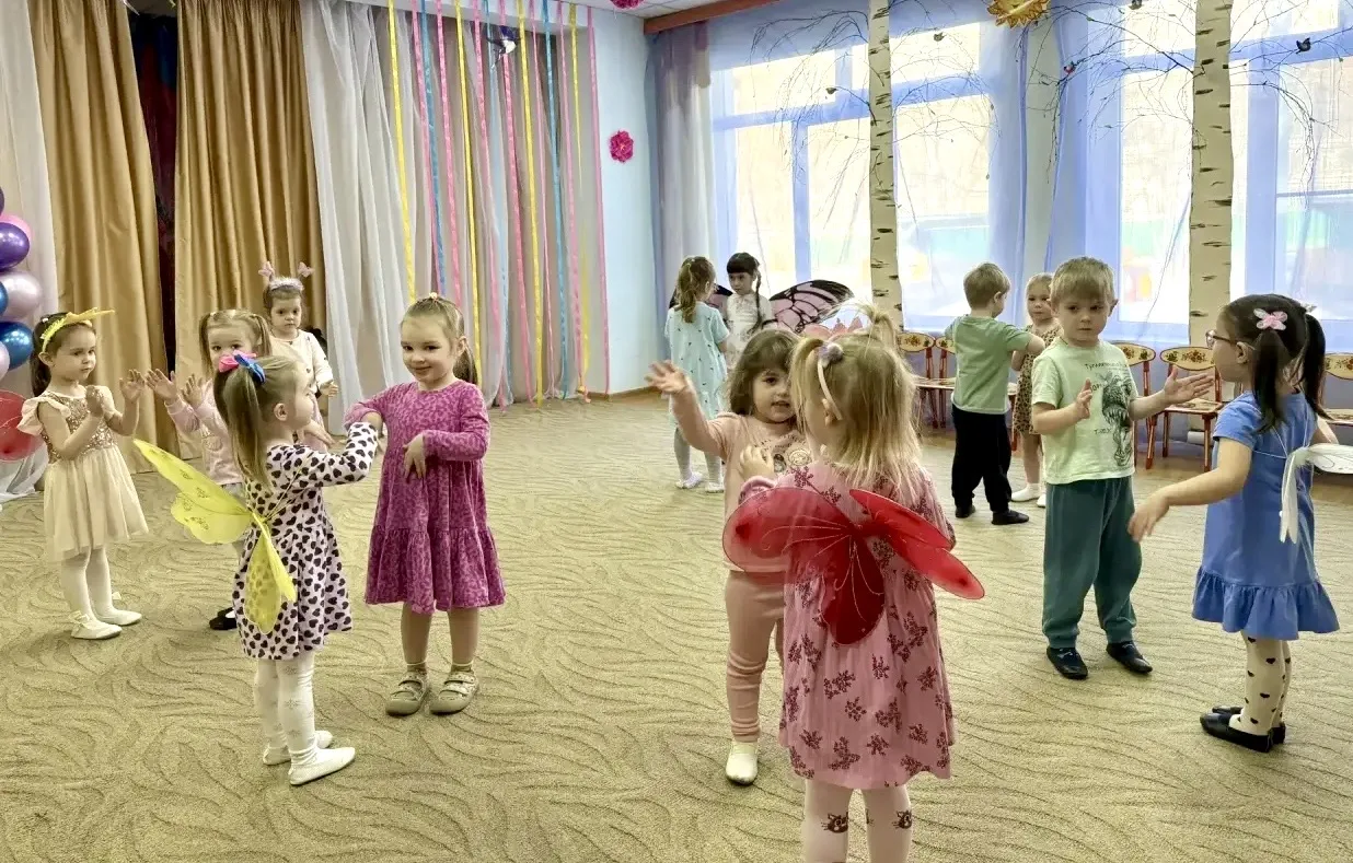 ТВОРЧЕСТВО ВЕЗДЕ 🤩 Наши дошколята очень любят петь,  танцевать и участвовать в разных постановках.  