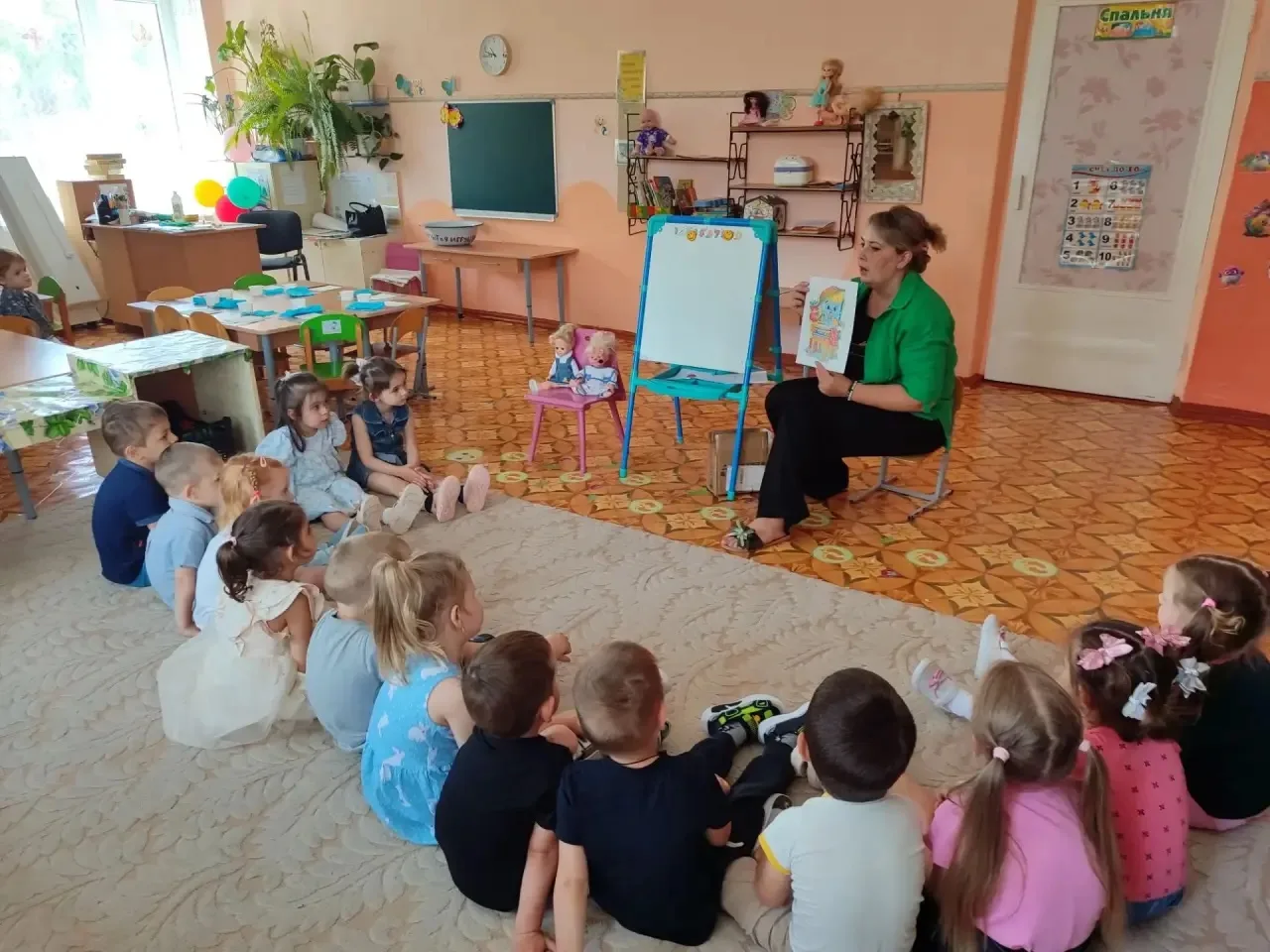 В младшей группе прошло занятие под названием "Мойдодыр" «На фото — фрагмент занятия по сказке К.И. 