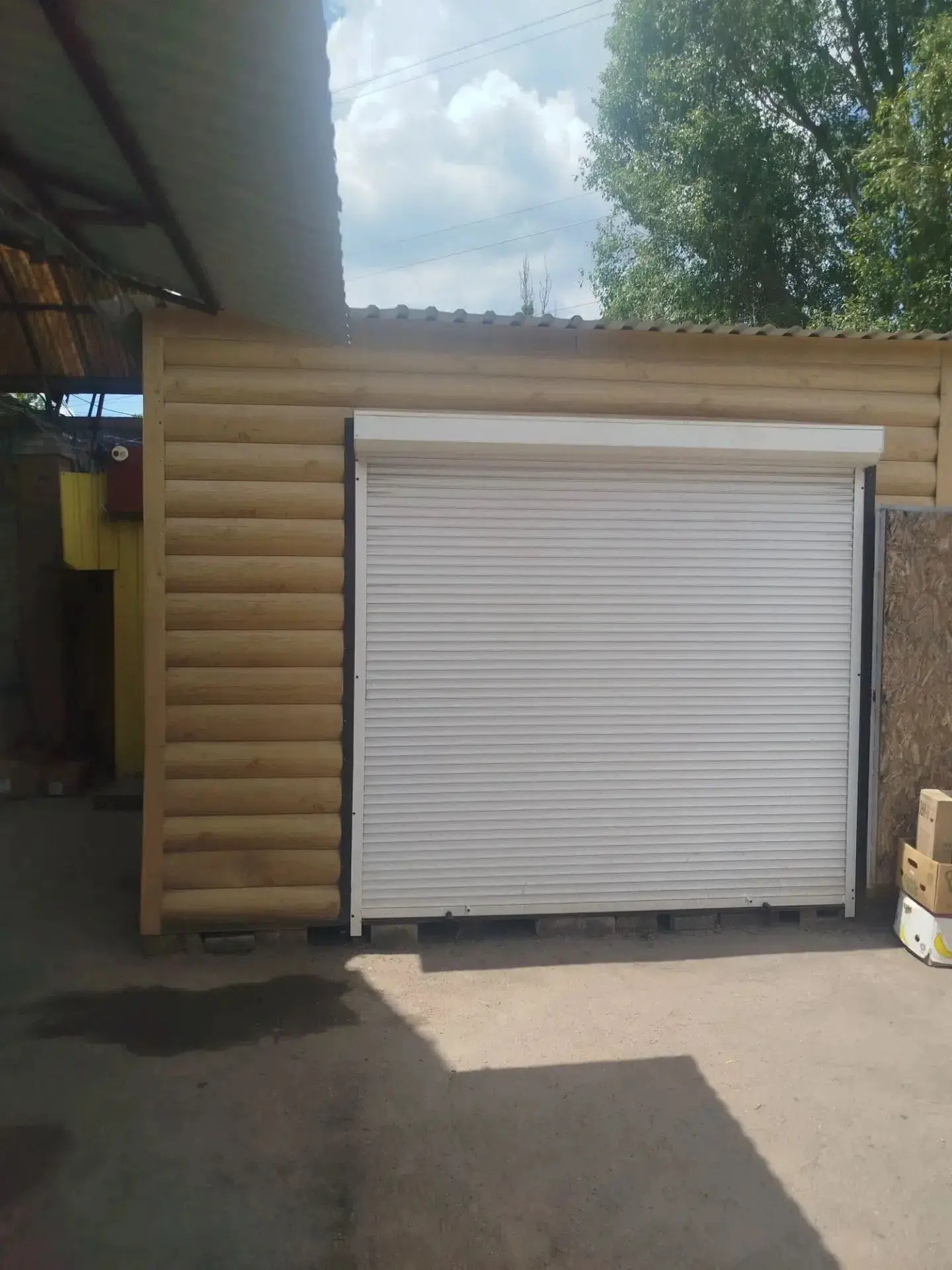 Продам ларек размер 4/6 метра .+79493182200