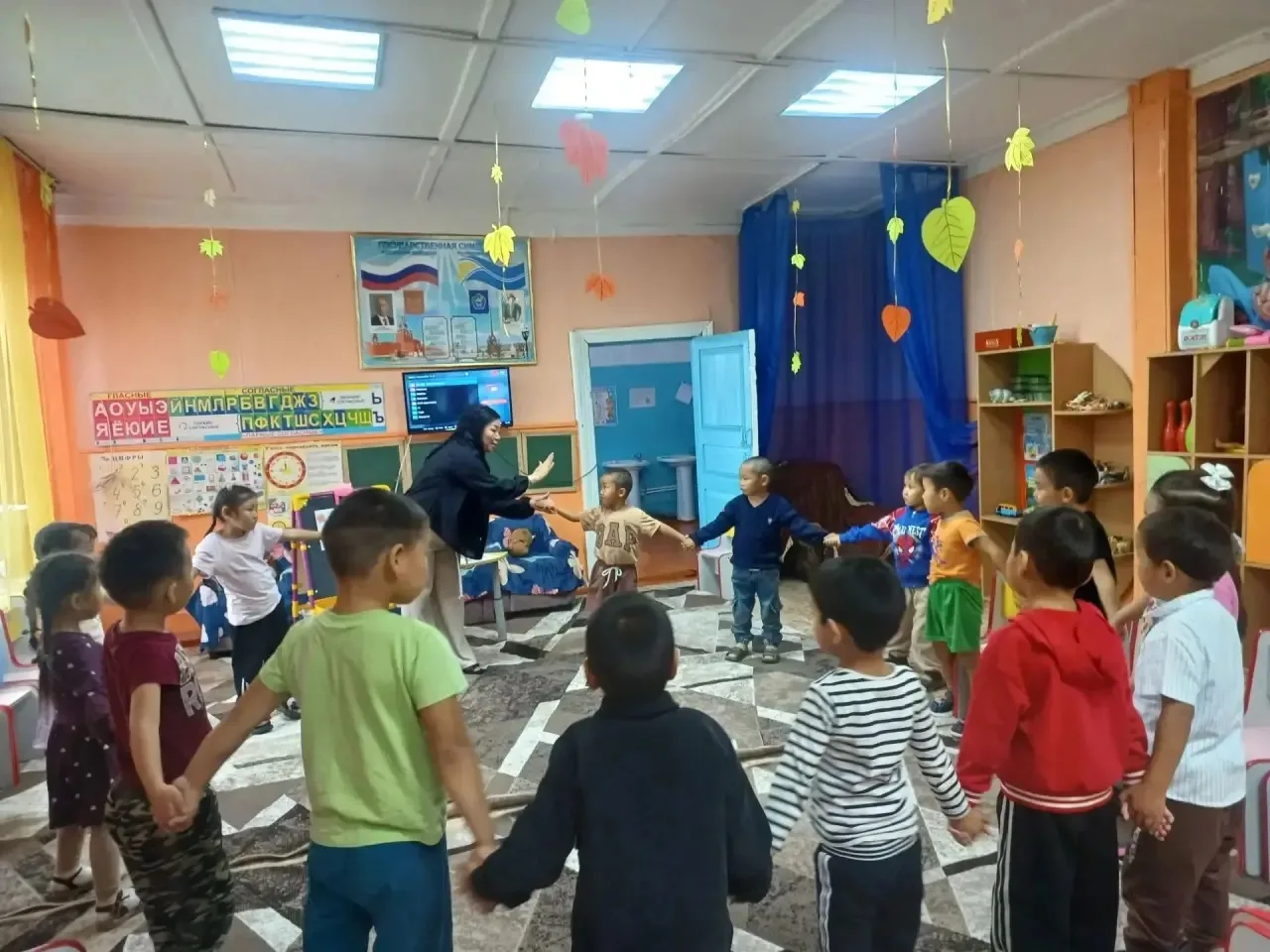 Тематическое занятие ко дню пожилого человека в старшей группе: «День мудрости и теплоты».